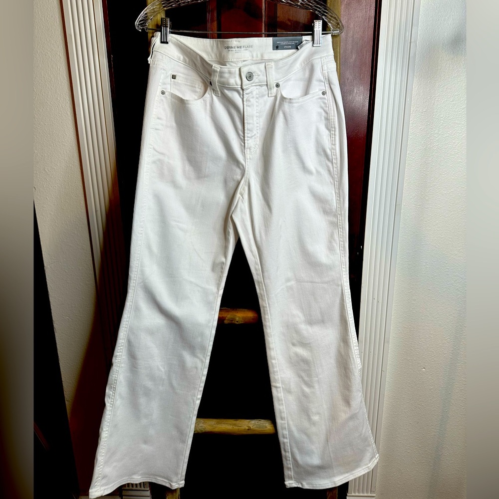 Chicos NWT defined me denim curvy white, no stain jeans